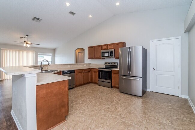 Building Photo - 975 Deer Spring Dr