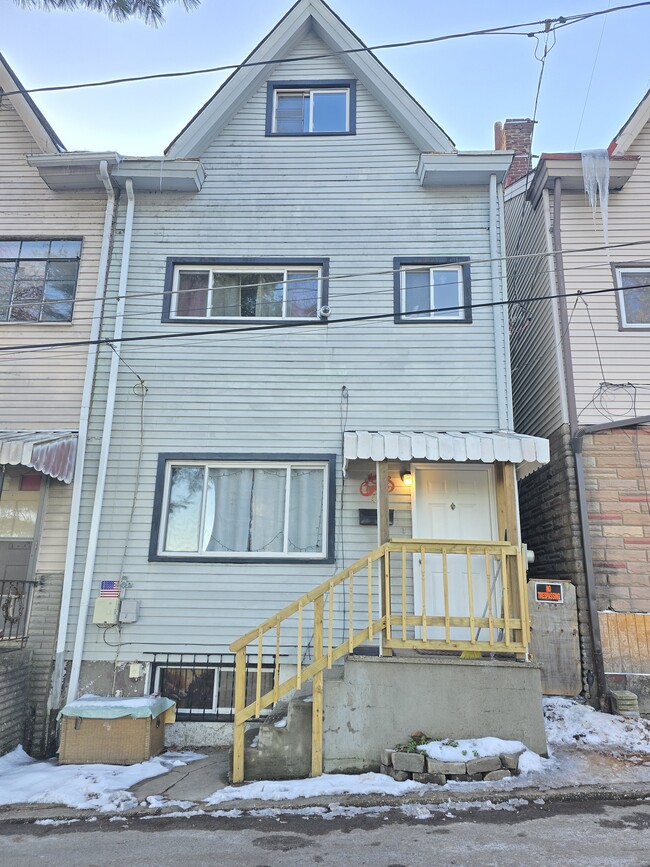 Building Photo - 73 Edenvale St