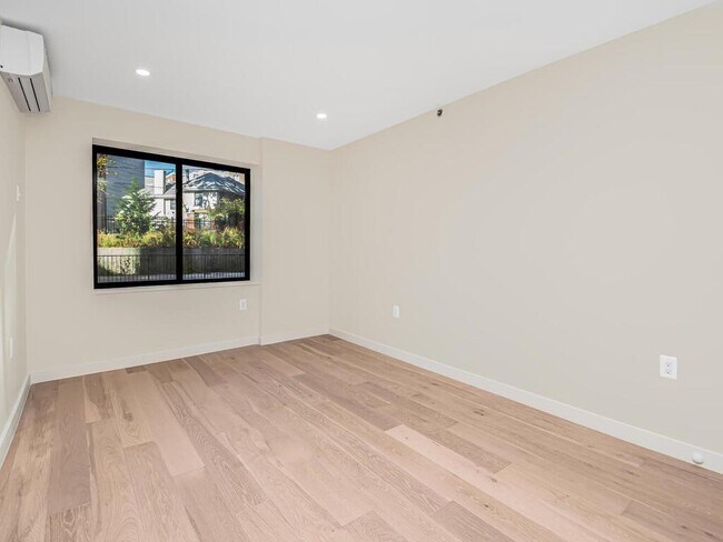 Foto del edificio - 3641 Johnson Ave