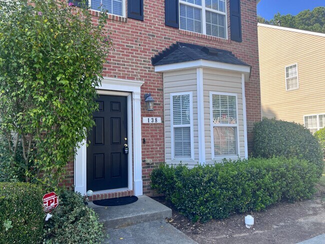 Building Photo - 3 Bed | 2.5 Bath END Unit Townhouse in Ape...