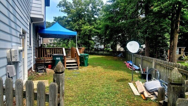 Foto del edificio - 9709 Dove Hollow Ln