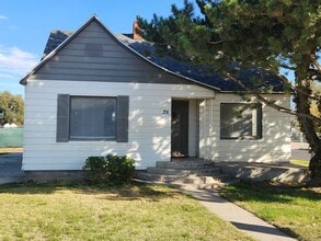 Building Photo - 311 E Simplot Blvd