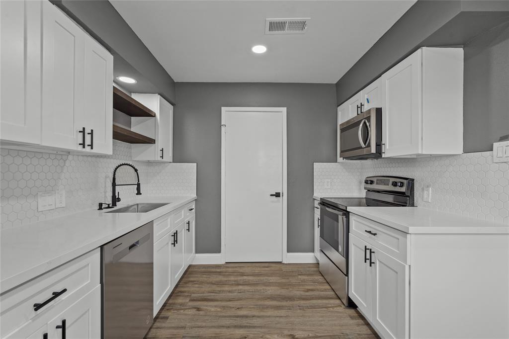 2015 Rosalee St Unit 3, La Marque, TX 77568 Room for Rent in La