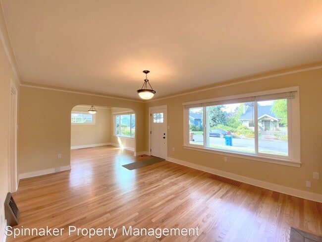 Building Photo - 3 br, 1 bath House - 3114 S 9th St