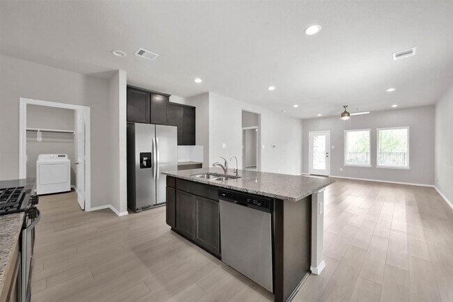 Foto del edificio - 9269 Inland Leather Ln