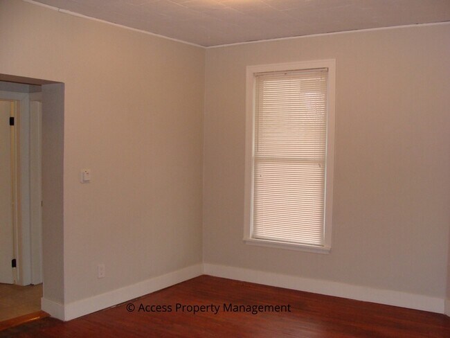 Building Photo - Belknap 2 Bedroom Duplex