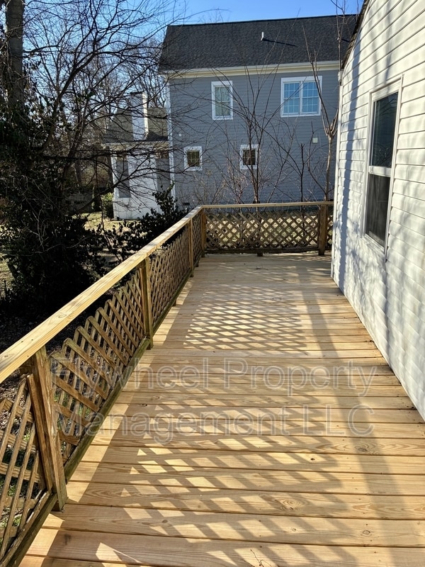 Building Photo - 81 Elberta St