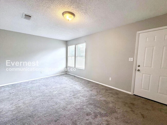 Building Photo - 1560 Meadow Ln