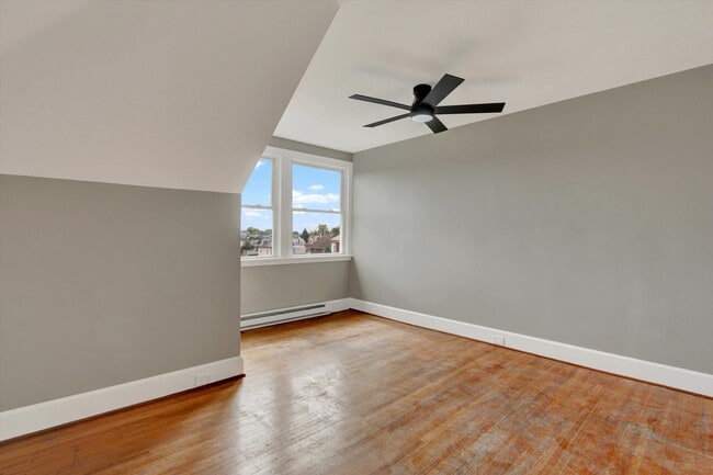 Building Photo - 715-717 Oak Hill Ave