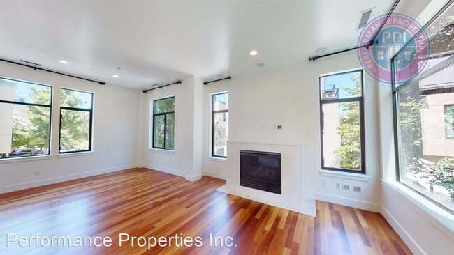 Foto del edificio - 2 br, 2.5 bath House - 2046 NW 16th Avenue