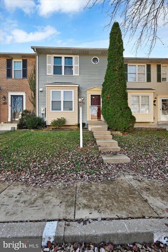 Primary Photo - 41 Walden Mill Way