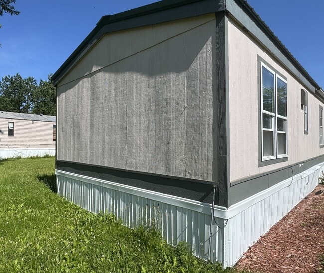 Building Photo - 2552 Smith Ave