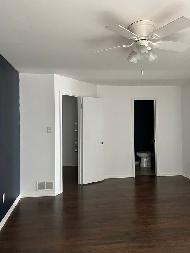Building Photo - 425 Atlanta Ct