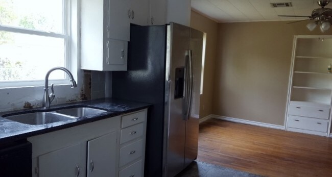 Foto del edificio - 2030 W Arrowhead Dr