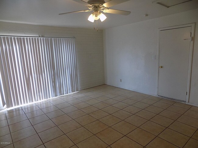 Building Photo - 5829 N 61st Dr