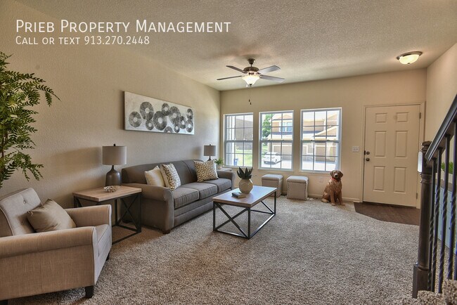 Building Photo - Prairie Haven Townhome - Available August ...