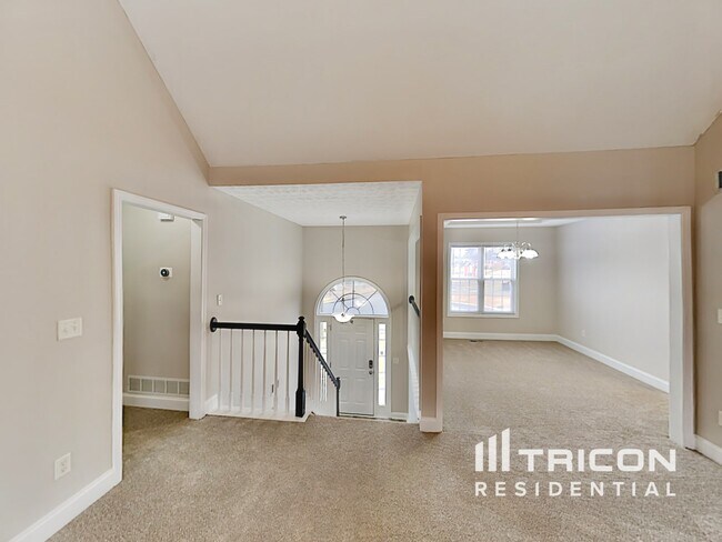 Foto del edificio - 718 Creekridge Ct