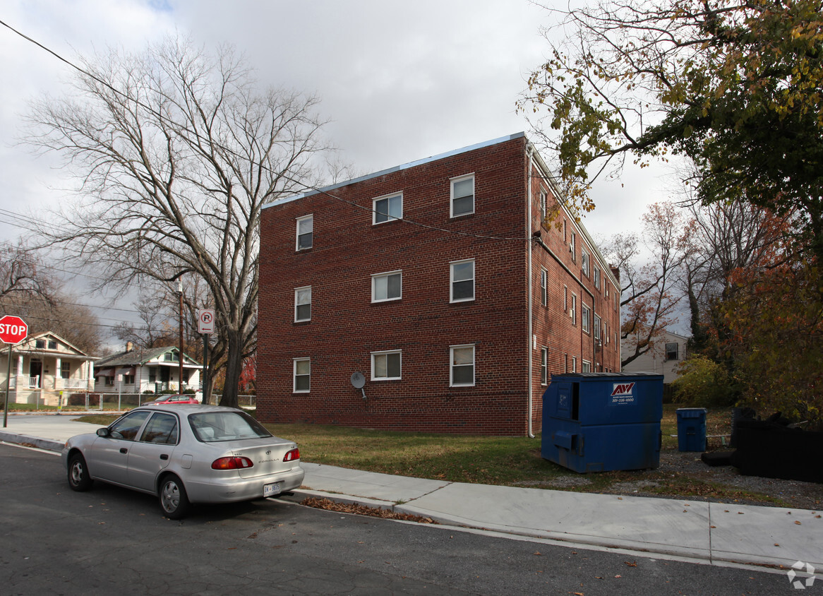 Primary Photo - 5601 Nannie Helen Burroughs Ave NE