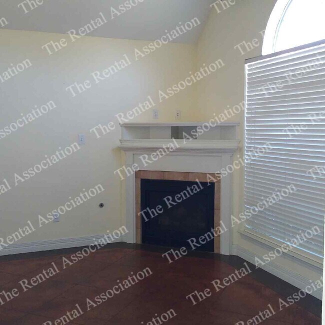Foto del edificio - 1207 Moss Hill Dr