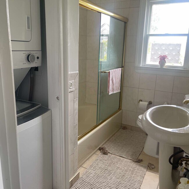 Foto del edificio - 6308 Joslyn Pl