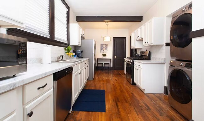 Building Photo - Midtown Retreat