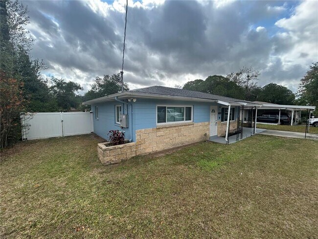 Foto del edificio - 21570 SW Raintree St