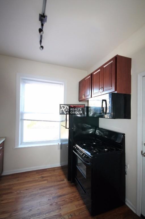 Building Photo - 2401 N Spaulding Ave
