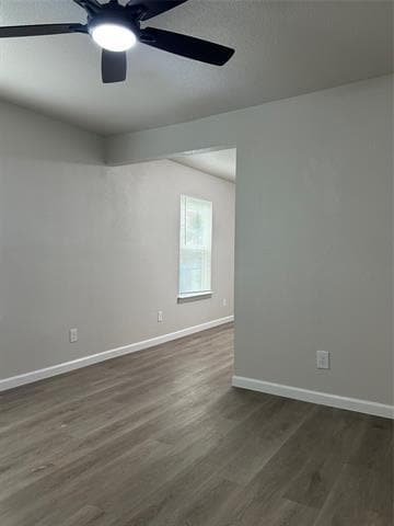 Building Photo - 407 N Justin Ave
