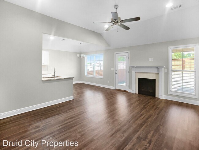 Building Photo - 3 br, 2 bath House - 5430 University Garde...