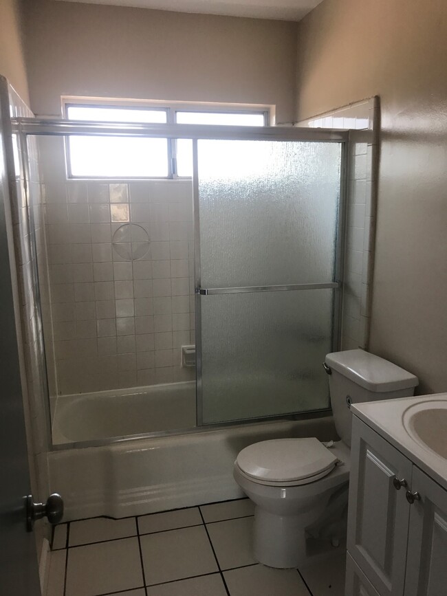 Building Photo - Tujunga Apartments