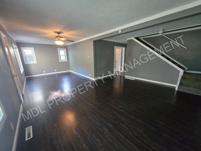 Building Photo - 414 E Haley St