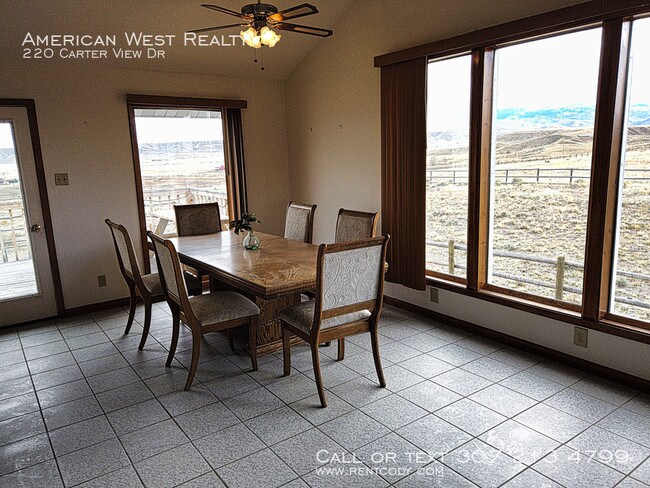 Building Photo - Horse property!
