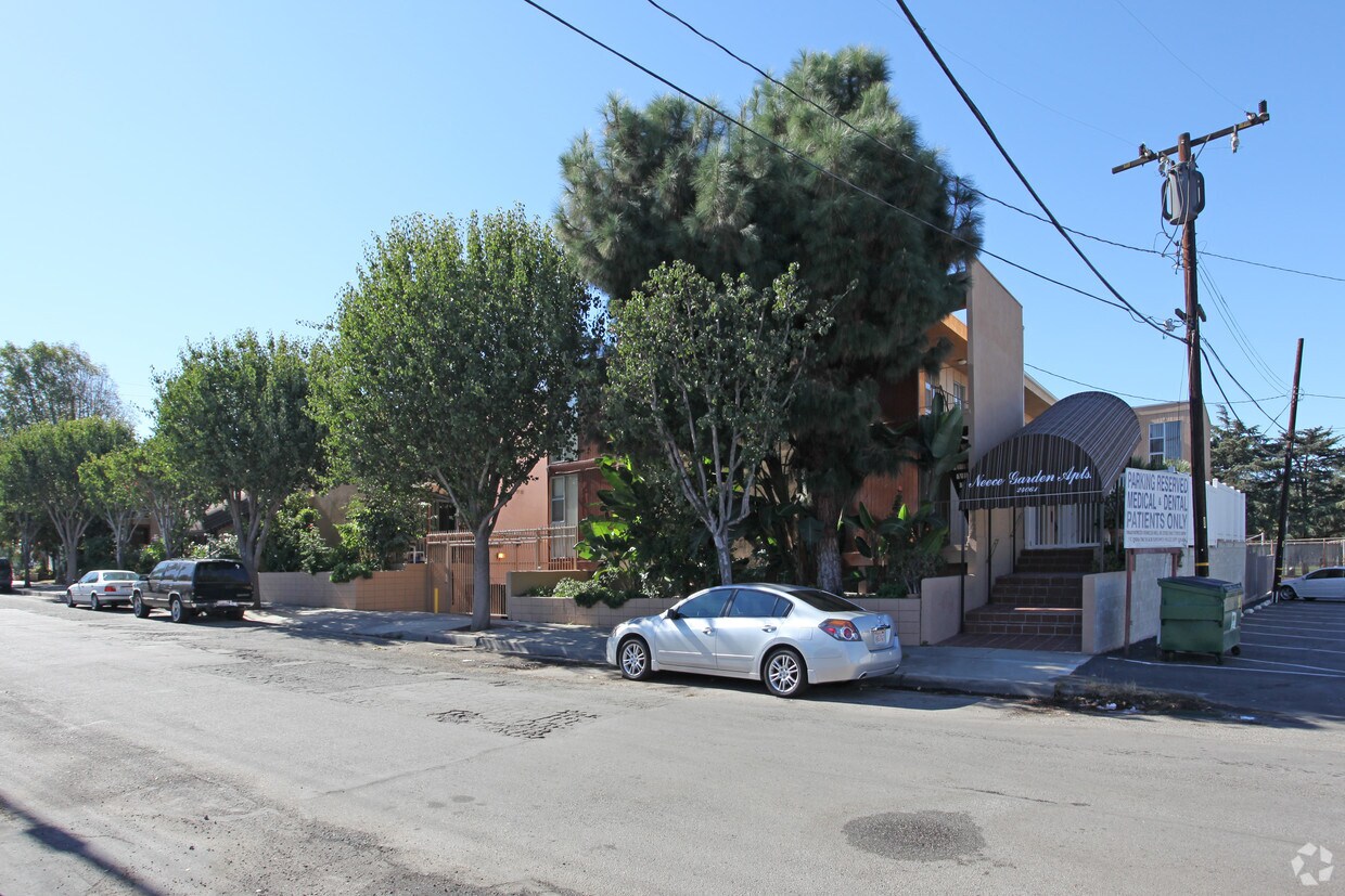 Primary Photo - 24061-24065 Neece Ave