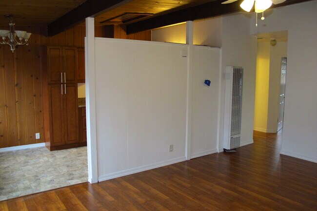 Foto del edificio - 993-995Butte