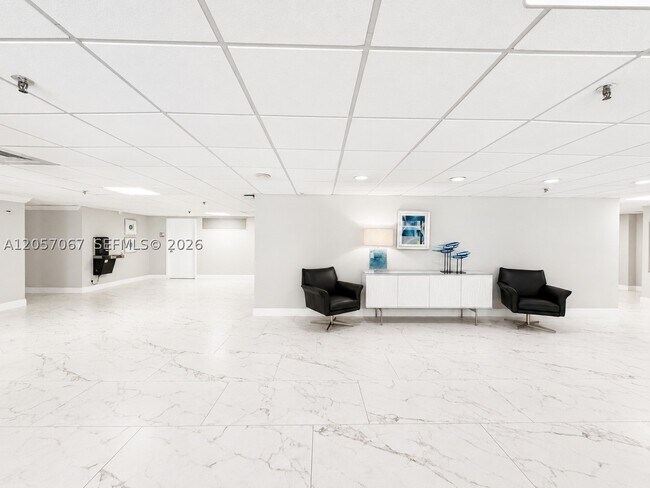 Foto del edificio - 3221 S Ocean Blvd