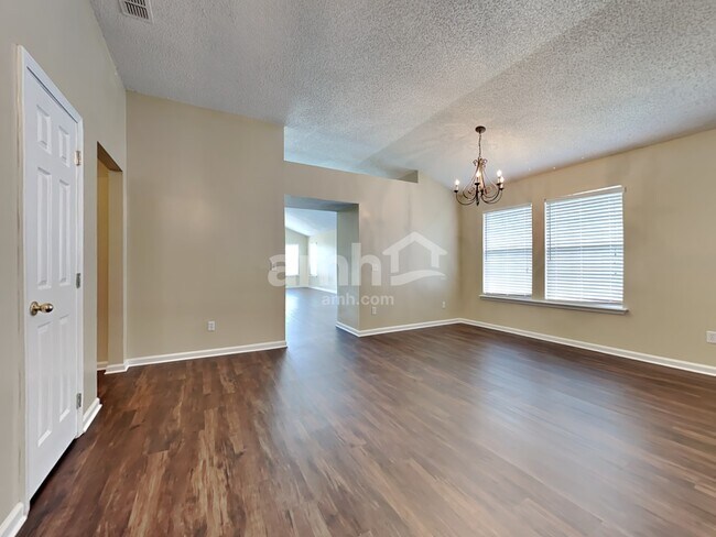 Foto del edificio - 13958 Devan Lee Dr N