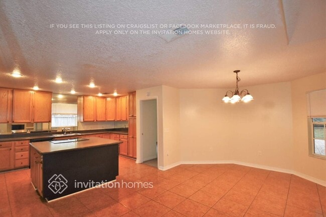 Building Photo - 15803 Oak Glen Way