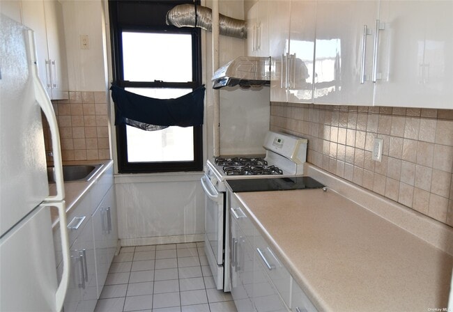 Building Photo - 98-25-98-64 64th Rd