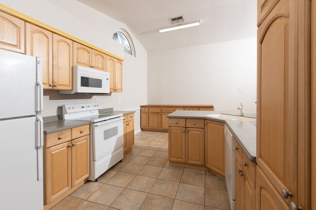 Foto del edificio - 17421 Meadow Lake Cir