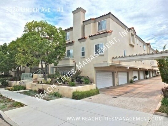 Foto principal - Multi-level Bixby Knolls Townhome with Pri...