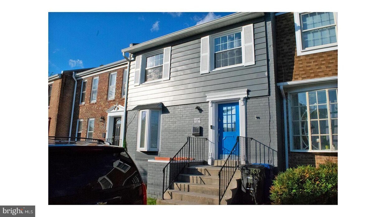Primary Photo - 5439 Richenbacher Ave