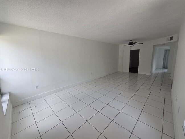 Foto del edificio - 3913 NW 76th Terrace