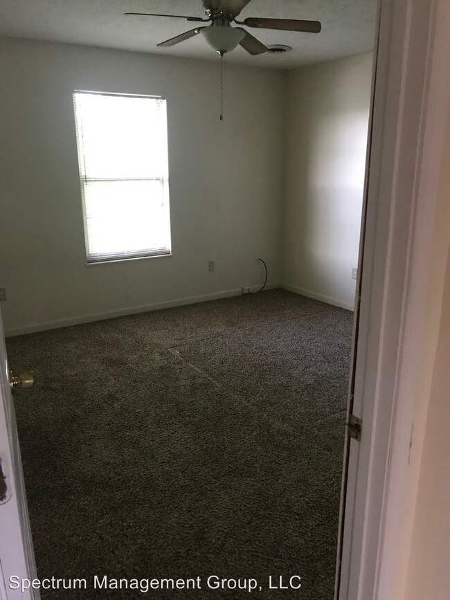 Building Photo - 1611 Meadow Spring Dr