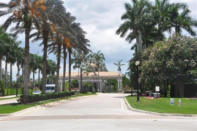 Photo - 19496 S Whitewater Ave # 19496, Weston, FL 33332 House