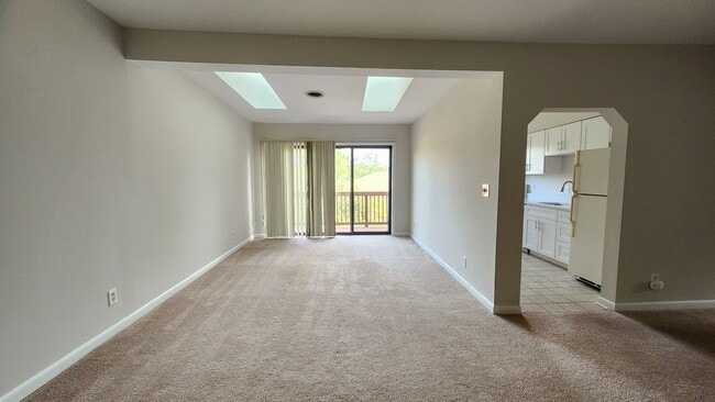 Foto del edificio - Affordable Condo with New Kitchen and Bath