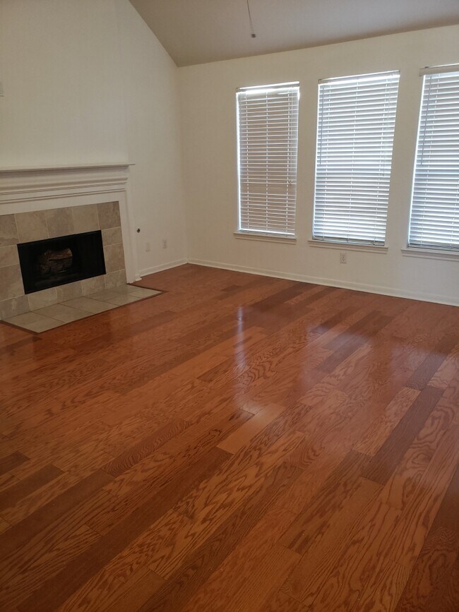 Family Room - 19506 Piney Lake Dr
