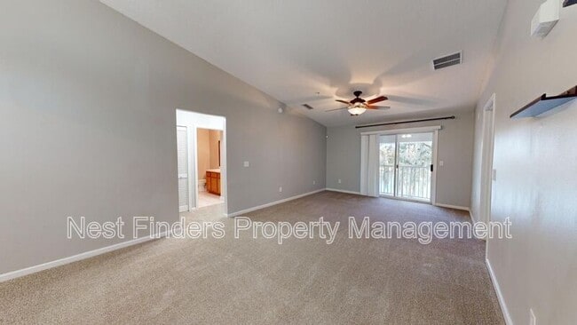 Foto del edificio - 7063 Deer Lodge Cir
