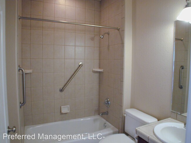Building Photo - 4 br, 3 bath House - 400 Sterling Drive