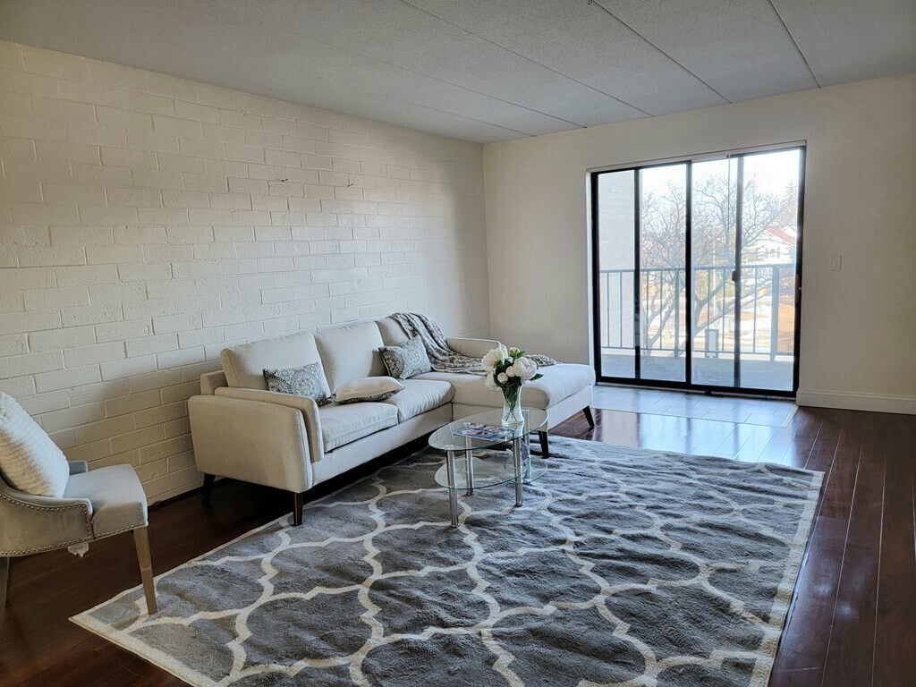 Foto principal - 185 Quincy Shore Dr