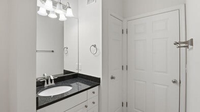 Building Photo - 3 Arch Pl